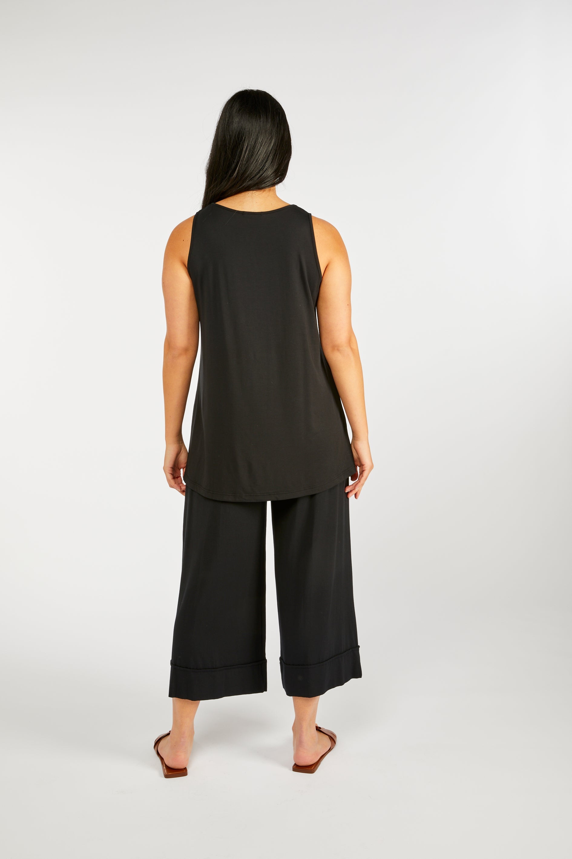Tani Wide Shoulder Swingfit Top -Black