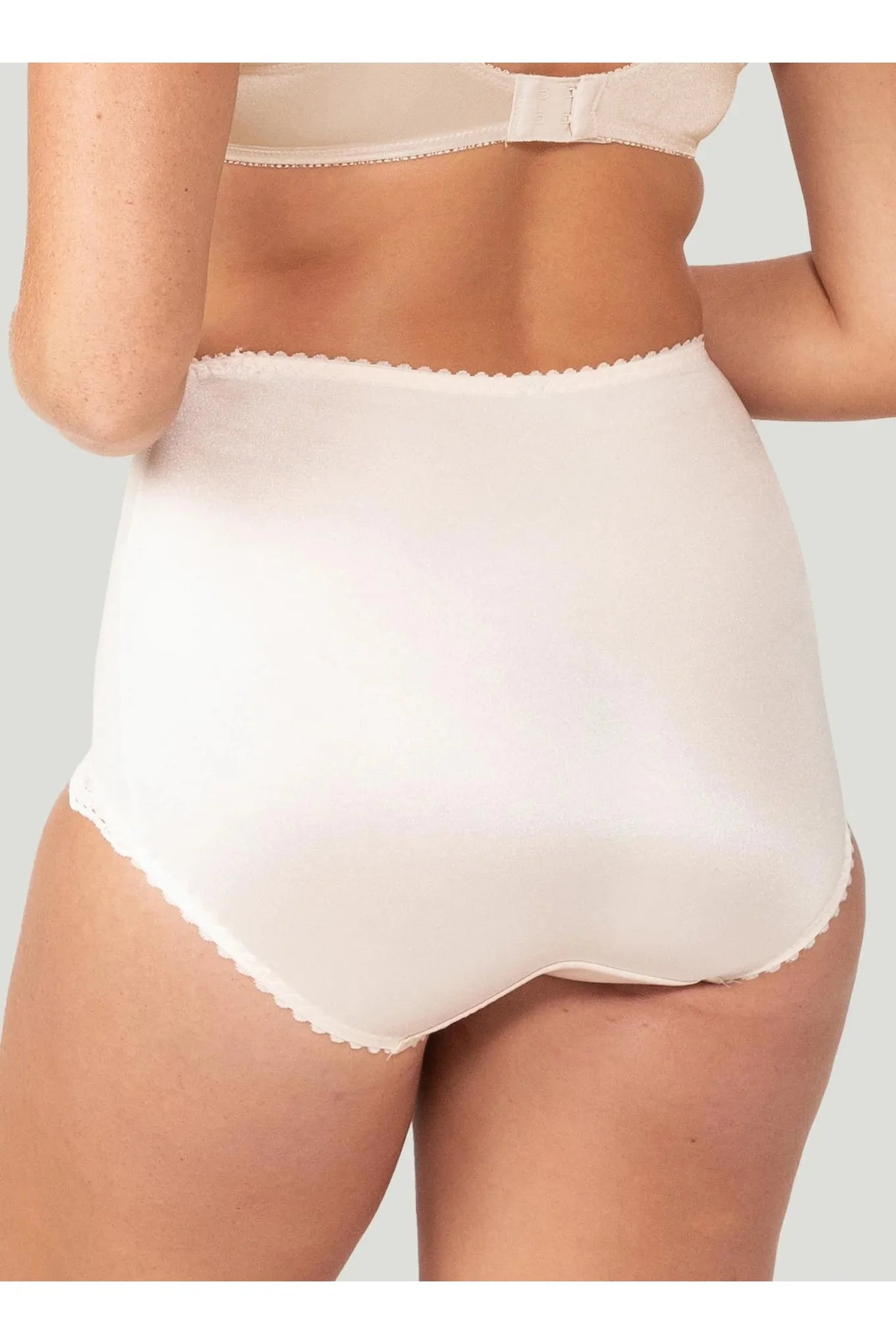 Triumph Something Else Tum-E-Lace Panty -Powder