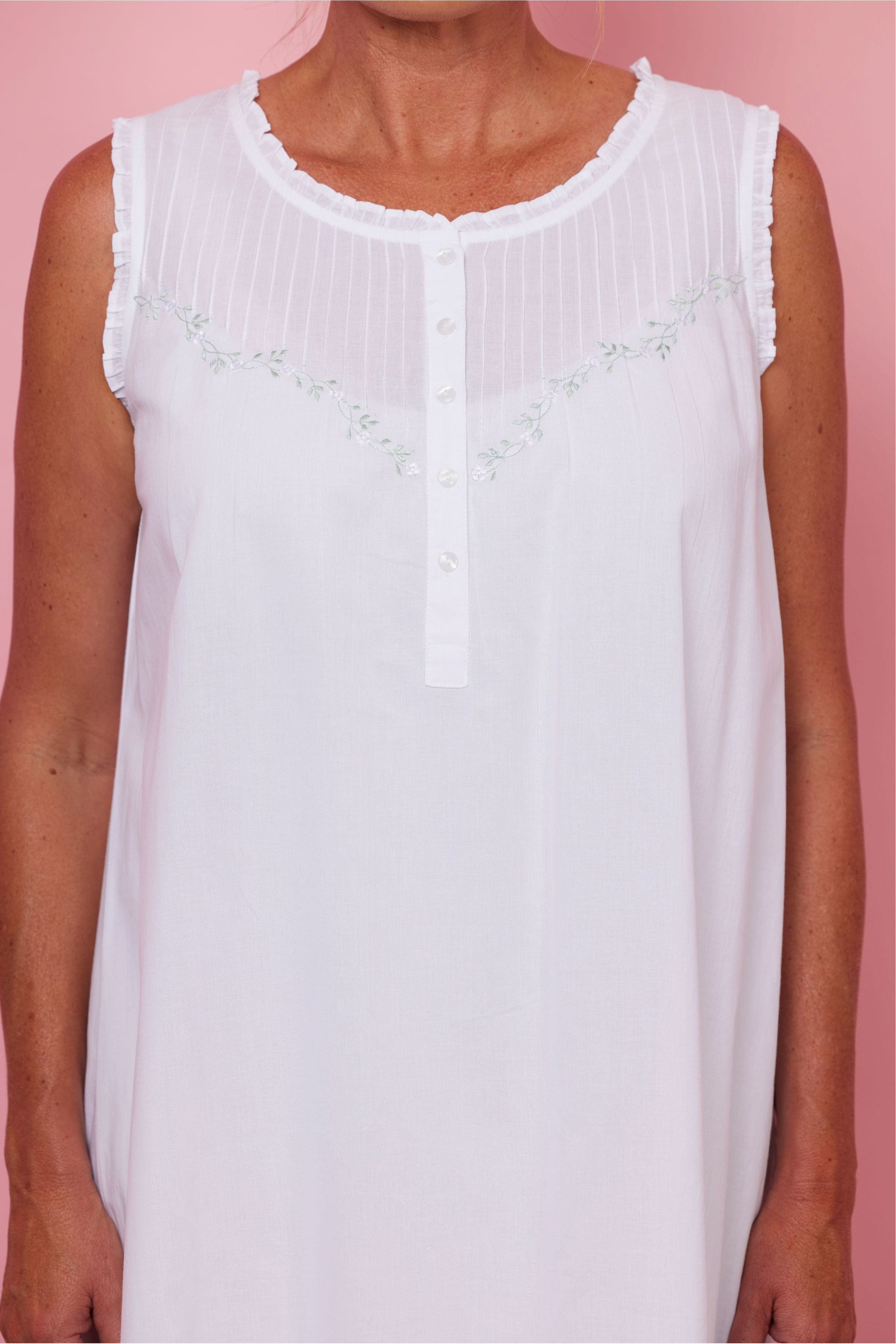 French Country Cambric Cotton Short Nightie -White