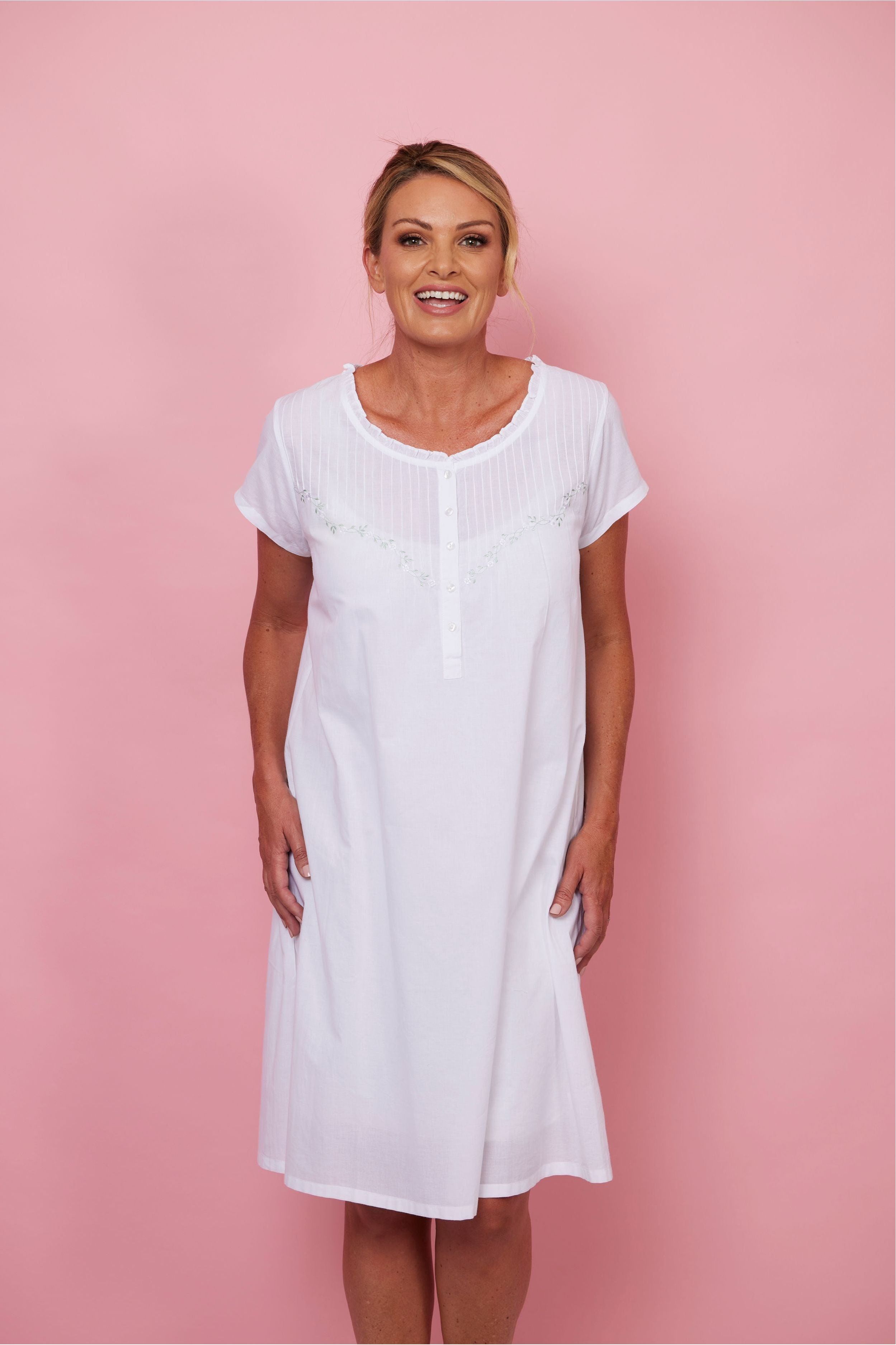 French Country Cambric Cotton Short Nightie -White